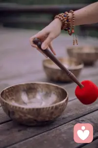 真正的疗愈，不是立刻变好，
而是有人陪你看见情绪、接纳自己。

婚姻困惑、亲子关系、自我内耗、情绪压抑……
你经历的每一份难，都值得被认真对待。
上万小时线下咨询经验，
用专业与真心，陪你走出迷茫，向阳生长。配图