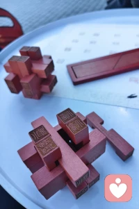 榫卯的道理很像人生困局：舍不得拆掉已经搭好的部分，就永远扣不上最后那一块。