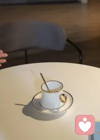 很多人的焦虑和痛苦，都来自完美主义。
你做事情怕不周全、怕不完美、
怕别人不满意、怕自己不够优秀。
你总想着一定要做到最好，
一旦有一点瑕疵就开始自我攻击、自我否定。
完美主义看似自律，实则是一种深度内耗。