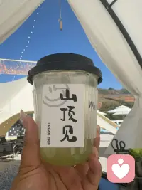 别在反复纠结里内耗自己，也别在两难选择中为难自己，人生本就没有完美答案，与自己和解，才是终身的课题。配图