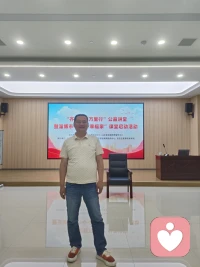 萨提亚真传弟子王教授授课
1. 第一阶段：向外对别人好（掏心掏肺）
      主要关注满足他人、照顾外界，容易忽略自己的需求。
2. 第二阶段：转向对内对自己好
      意识到要自我关怀、设立边界，但这个“度”难把握，容易因为习惯性为别人付出而感到别扭或不适应。或者志照顾好自己，造成整个家庭的不适应，总之，变比不变更容易成长。
3. 第三阶段：动态平衡阶段
      “也疼自己，也管住别人”——既能照顾自己的感受与底线，也能在关系中温和而坚定地引导或约束对方的行为。