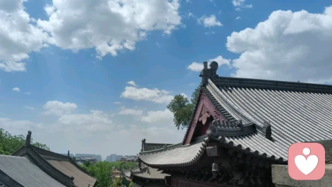 允许自己，在裂缝中成为光