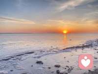 年轻时经历什么都喜欢说，渴望被人理解！随着岁月发现经历越多越无法述说，被人理解是种可遇不可求的幸运…配图