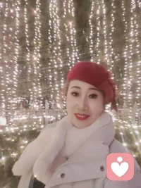 50+，揣着满心忐忑与期待，提交了一份关于倾听的申请，愿这份半生的阅历与温柔，能被看见，一笔一划填完的资料心里像敲着小鼓似的，半生风雨磨砺出的共情力，不知道能不能成为合格的倾听者，浅浅期待一下，好结果吧配图