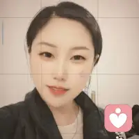 【你在深夜里，也和我一样醒着吗？】

此刻你是否正刷着手机，想说的话打出来又删掉？通讯录翻遍却找不到一个可以拨出的号码？

这世上最累的，就是心里装了太多话，却找不到那个刚好愿意听的人。

💬 你不必坚强到完美
那些深夜的心事、工作的委屈、感情的迷茫、无人理解的孤独……

🌙 我在这里
你的情绪不会被评价，你的脆弱不会被嘲笑，你的故事不会被轻视。

✨ 每个人心里都该有一盏温暖的灯
我的电话，就是那盏为你而亮的灯。在这里，有人愿意认真听你说说话。

不必一个人扛过所有黑夜。
如果你此刻觉得累了，别怕打扰，我一直在。

📱 点击主页，我随时在这里
让那些说不出口的话，都有地方轻轻放下。配图