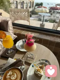 不必为了迎合世俗，压抑内心真实的渴望，你的感受值得被优先看见，好好善待自己，才是终身的课题。