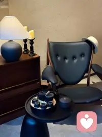 自我梳理的时候，思绪常常杂乱无序，越思索越容易钻牛角尖，不必逼着自己立刻想通一切，找一个人耐心听你梳理内心的混乱，也是慢慢找回内心平静的开始。