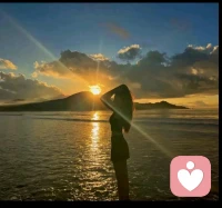 你要记住，你永远是对的，你做的所有选择都是对的，不对的从来都是他们。不用逼着自己去迎合，迎合的从来不是你想要的，委屈的从来都是真心的自己。别把自己的心意磨平了去适配旁人的期待，别让外界的声音乱了自己的步调，你的心自有归处，你的选择自有深意，只管守着本心往前走，你的真诚和坚定，自会遇见同频的温柔，自会抵达属于你的美好。配图