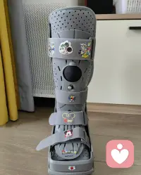 正版漫威钢铁侠战甲～左腿🦵（战损版7成新🆕不影响装×）托尼斯塔克工业科技🤖➕迪士尼娱乐附魔🐭强强联名新款[庆祝]装备上它你将战力飙升🆙从此一步一个脚印🦶做大做强[OK]手撕绿巨人💪🏻脚踩美国队长🇺🇸吊打蜘蛛侠🕷️漫威杀到DC强到没边[强]无人能敌[菜刀]