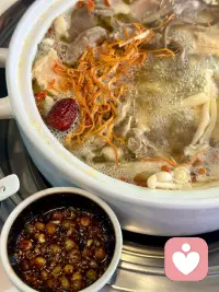 吃的饱想的少，天天开心没烦恼。配图