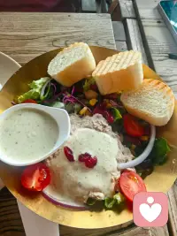 一个有力量的关系，靠的不是控制，不是指责，不是牺牲，而是被看见被理解被支持！配图