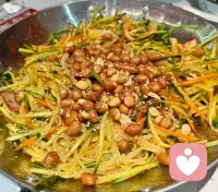 吃吃喝喝一天就过去了，不吃不喝这辈子就过去了。配图