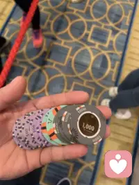 借八方财运，聚四季福气，前路皆锦绣，口袋常丰盈。