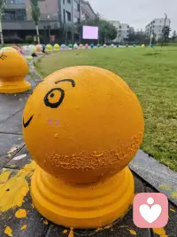 人的磁场很重要。你感恩，就会顺利；你付出，才能得到；你有爱心就会有人爱。世间的美好起源于一颗善良感恩的心。配图