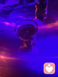 如果有一个人，能完全懂你，你最想对他说什么？
我见过太多人，把心事藏在评论区，把眼泪留给深夜。
其实你不用一个人扛着。
作为倾听师，我愿意做你最忠实的听众，陪你走过难捱的时光。
需要我的时候，随时找我～”