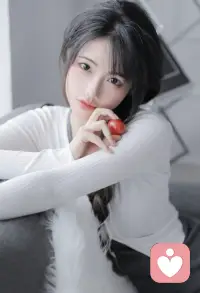 很多人在感情里最纠结的问题，就是不知道该离开还是坚持。大部分人的判断标准很混乱：靠情绪、靠回忆、靠对方偶尔的好、靠舍不得。其实，一段关系该不该继续，不靠感动，不靠执念，不靠过去，只看长期相处的真实状态。