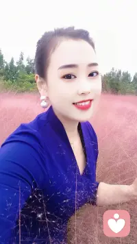 我是一名倾听者，阅尽生活百态，兼具专业认知与暖心共情，热衷学习且乐于助人，愿以温柔与阅历，为你提供倾听与陪伴，陪你度过情绪难关。配图