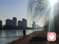 快乐一部分来自内心，一部分来自大自然。感受风与阳光，感受脚下的土地