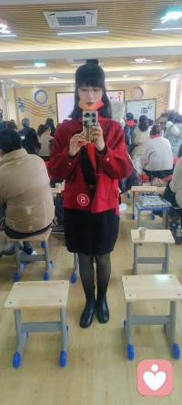 一身红装，是给今天的仪式感，也是给勇气的注脚。
丙午马年，以此为序，继续在热爱的领域里，鲜衣怒马，闪闪发光。🌈🌈🌈❤️❤️❤️