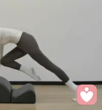 练瑜伽时，最痛的不是拉伸，而是“拧巴”——
明明身体已经到了极限，却还在强迫自己“再下去一点”，结果反而更容易受伤。
 人生也是如此：
我们总在和自己较劲，和他人比较，把日子过成了拧成一团的绳结。
 作为倾听师，我更像你的“瑜伽辅具”：
 不强迫你“必须怎样”，只帮你找到最舒服的发力点；
不评判你的“不够好”，只陪你慢慢解开心里的结。
就像瑜伽里的“放松式”，不是躺平，而是在全然接纳里，重新积蓄力量。
如果你也被生活拧得太紧，不妨来我这里“舒展”一下。
我会用倾听，帮你把拧巴的人生，慢慢拉成舒展的线条。