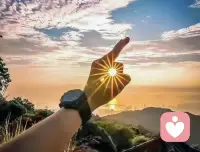 避免焦虑不是逃避未来，
而是对当下的清醒和专注。
越不缺钱，当下就越要想着赚钱；
越有空闲，当下就越要充实自己；
越是健康，当下就越要健身和调理；
越不缺朋友，当下就越要懂得筛选；
越不缺爱，当下就越要制造幸福。
所以当下是对未来的补充，
更是避免焦虑的智慧。配图