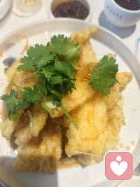 爱是独立生命之间的彼此吸引，是独立自我散发出的一种香气，是一种能力，需要在真实情感关系中体验、学习和成长！配图