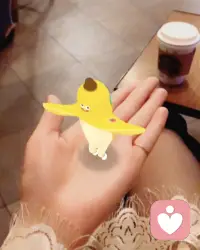 🔮人们疗愈的开始，往往不是问题被解决，而是感受被确认——“原来我这样是可以的”。情绪的河床，需要被看见而非修正。倾听的本质，是爱的实践，这不是浪漫的爱，而是一种具象的、落地的爱，是百分之百的临在，是放下评判的尊重，是相信对方有内在力量的谦卑。🪴我亦会在倾听中，遇见更完整的自己。配图