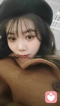 以为时间能冲淡一切，可那些细节，还是会在某个瞬间突然击中我，原来我从来没真正放下。配图