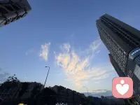 不待春风慢，我以明月宴群山配图