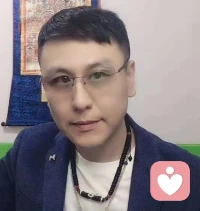 智慧不是知识的积累，而是对生命本质的洞察。当你不再用头脑去分析，心会告诉你答案。

实操做法： 当你遇到选择时，先深呼吸三次，放下“应该怎样”的评判，静静的感受内心的第一反应。那往往是最适合你的答案。