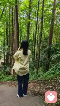 原来最好的治愈，从不是刻意寻觅。偶尔的置身自然，让脚步慢下来，让心绪静下来，在山野间汲取力量，便是假期最温柔的馈赠。祝大家五一快乐！配图