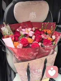 👑38女神节到啦！愿你眼里有光，手上有花，三餐四季都有人疼～愿你既能hold住职场，也能温柔了岁月，做个可盐可甜的小仙女，每天都有小确幸！💖配图