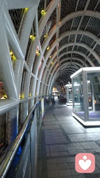 去走更远的路，看更大的世界，给自己更好的生活，每个人都有自己想要到达的地方，可谁也不知道这条路上会经历什么，那些独自走过的路，那些缓慢而笨拙的成长，都会让生活变得幸福且丰富，不要一直往回看，人是永远要向前走的[抱抱你][抱抱你]配图