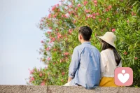 那些愿意为你克制情绪、主动让步的人，不是懦弱，而是因为你在他心里，比输赢更重要。
纠缠你的人，爱的是自己；克制你的人，爱的是你；安稳陪你的人，才是最爱你的人。