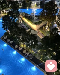 照顾所有人之前，请先听见自己内心的声音，它或许已经很轻地说很久了，即使是微小的情绪也值得被认真对待，就像每一片叶子都值得清晨的露水，今天你已经在用你能做到的最好方式前进了，这已经足够珍贵。配图