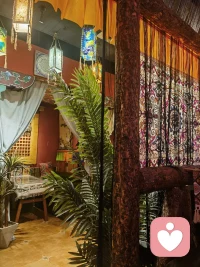 看见你主动迈出这一步，真的很为你高兴。探索自己的旅程，我愿陪你走一段，你的感受，无论是什么，都值得被认真对待，我愿做你情绪海洋里，那盏安稳的灯塔。