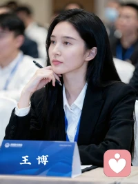 先被听懂，再被治愈，这是我在做的事，当你需要的时候，我正好专业。配图