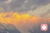 没关系，如果你想慢慢说，我们就慢慢说，我在这里陪着你，不用急。配图