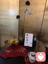 你内心的韧性，往往比你想象的要强大得多，只是它现在有点累了，需要休息，那些让你痛苦的经历，虽然无法改变，但我们可以试着一起为它换一个讲述的角度。配图