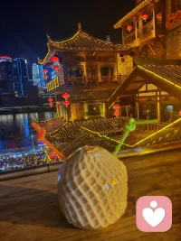 温柔治愈版
 
愿做你的专属倾听者，不用假装坚强，不用刻意微笑，你的故事，我认真听，你的情绪，我用心陪哦配图