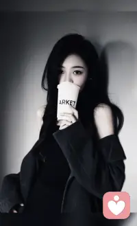 爱情这个东西，允许人变心，允许人权衡利弊，也允许爱你的那个人深思熟虑后不再爱你，接受所有的分道扬镳和事与愿违。良心这个东西。爱的时候有，不爱的时候连渣都不剩。