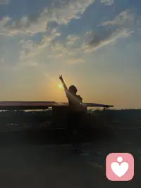 要懂得，他人对你所讲的并非真的对你所讲，只是他想对自己所讲，而你能做的，就是静静做个倾听者就好，因为懂得倾听，愿意倾听，本身就是一种助人的福报。愿好。🌹🙏