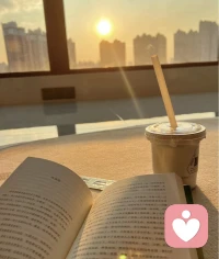 “忙忙碌碌，没有人不累
只是宣泄方式不同，比如:懒得说。”配图