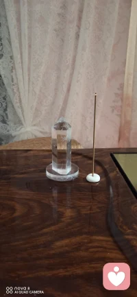 事实不是真相，只是真相的一部分，

我们处理的不是当事人的问题，而是当事人的感受。 沟通感受是通往别人内心世界的“高速公路”。

沟通我们脆弱的地方可以拉近彼此的距离，

所以，要学会示弱。配图