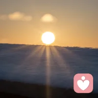 没有人能打倒你，除非你自己。只要你心中有颗信念的太阳，无论走到哪里，都会有灿烂的阳光。积极乐观，自由奔放，生活就应该明明朗朗！