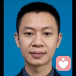 处在中轴的头像