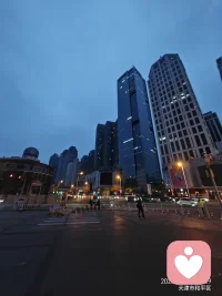 不必事事都追求圆满，些许的遗憾与缺角，恰是光照进来的地方。接纳生命本来的模样，带着真实与坦然前行， 恰恰是最动人的姿态。新的一天，早安！