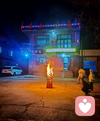 新年旺旺，身体倍棒，火旺，福旺，运旺，财气旺
新年新的开始，带着觉知浴火重生吧
只关注自己，只给予善意