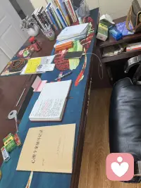 内里是烈火奔马，有韧劲、有野心、敢拼搏；
外在是清莲荷心，温柔通透、细腻共情、静待花开。
做咨询时，你用荷花的温柔接住别人，用奔马的力量稳住自己；
一边默默沉淀打磨技术，一边蓄力奔赴自己的事业梦想。
我的战场就在这里(✌️≖‿≖)配图