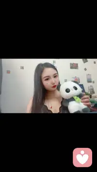 弱者：遭遇挫折嘲讽就怨天尤人，沉溺负面情绪，止步不前。
强者：沉下心反思自身，暗自努力提升，用实力改变处境。配图